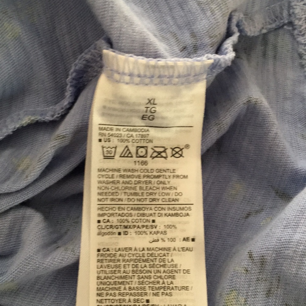 Old Navy Floral T-shirt - Picture 4 of 5